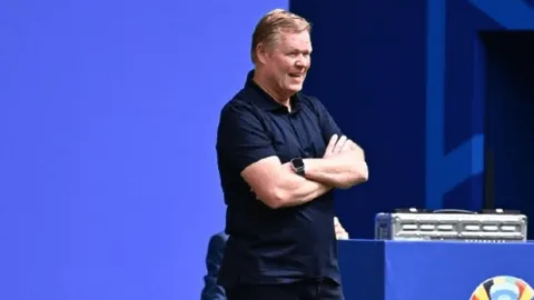 《李璇解码亚国联：国足受益良多，教练团队面临挑战升级！》