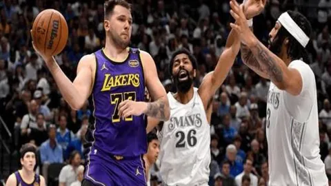 方硕抢断表现引发热议：是否超越大雷成关键？