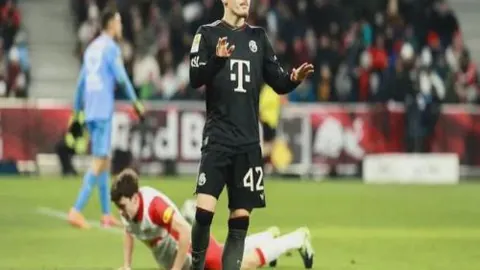 滕哈赫确信球队有能力对抗英超顶尖强队