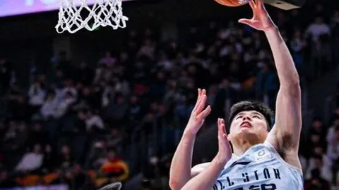 NBA季后赛马刺VS开拓者 第5期 专家质合分析推荐前区十码